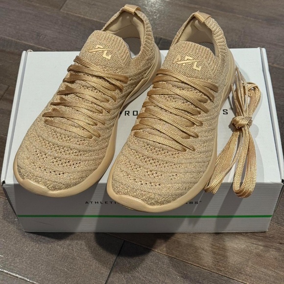 APL women’s techloom wave Size 5  Color champagne - Picture 2 of 5